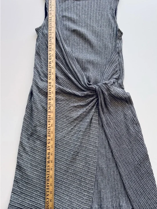 MM Lafleur Gray Ribbed Twist-Front short Dress - Picture 5 of 10